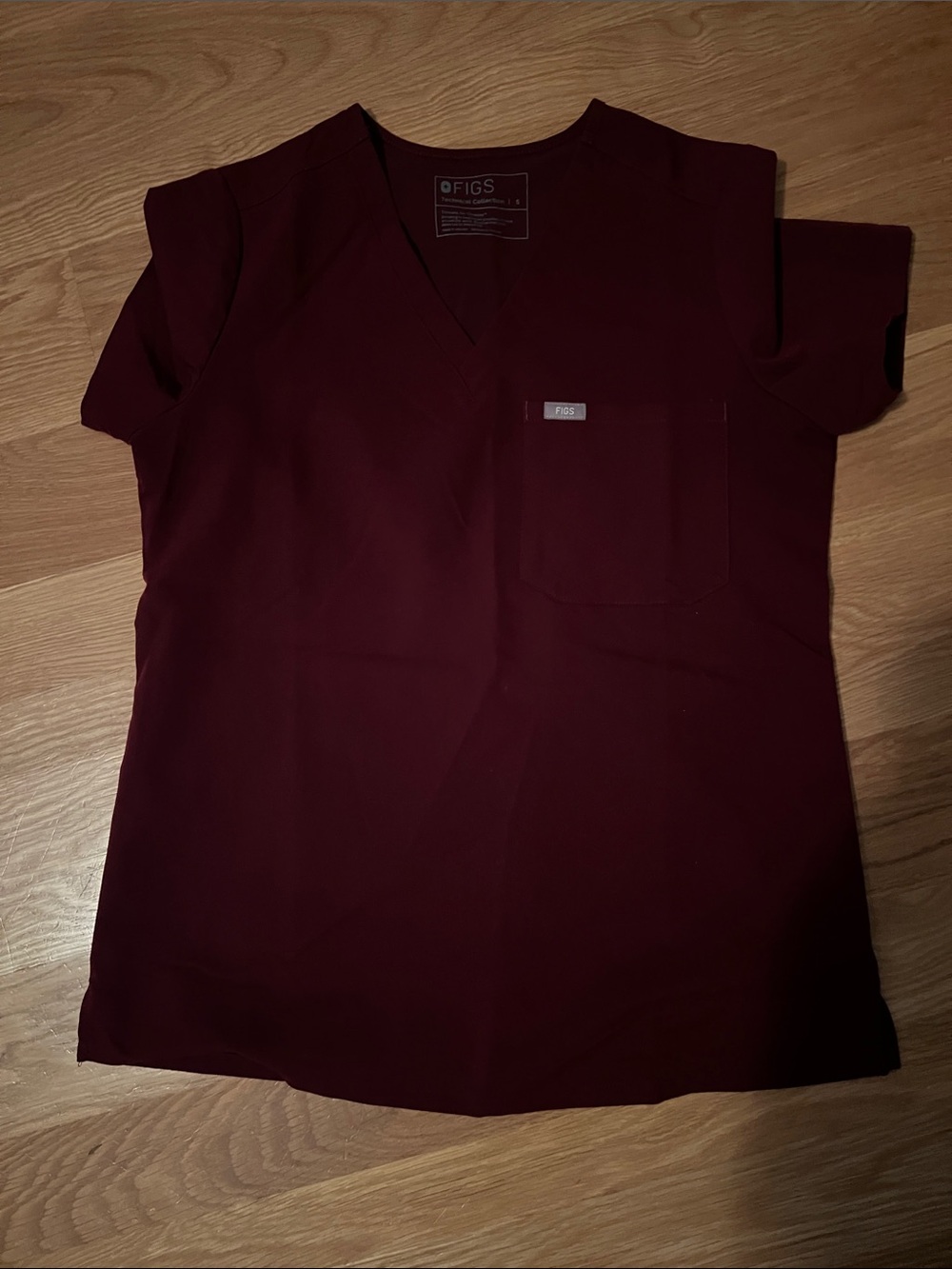 FIGS Women’s V-Neck Scrub Top in Burgundy